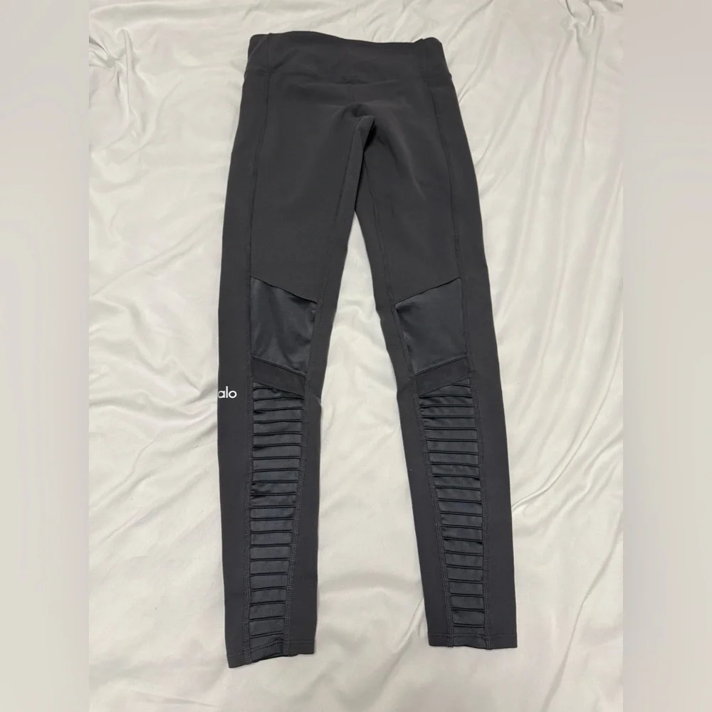 Alo High-Waist Moto Legging